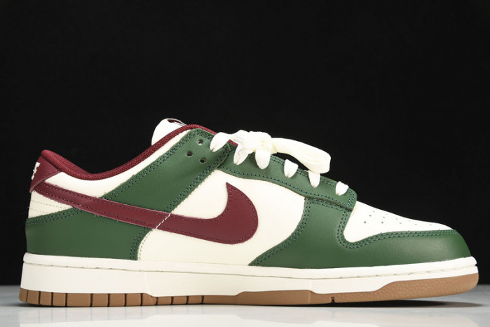 Nike SB Dunk Low "Gorge Green"  FB7160-161