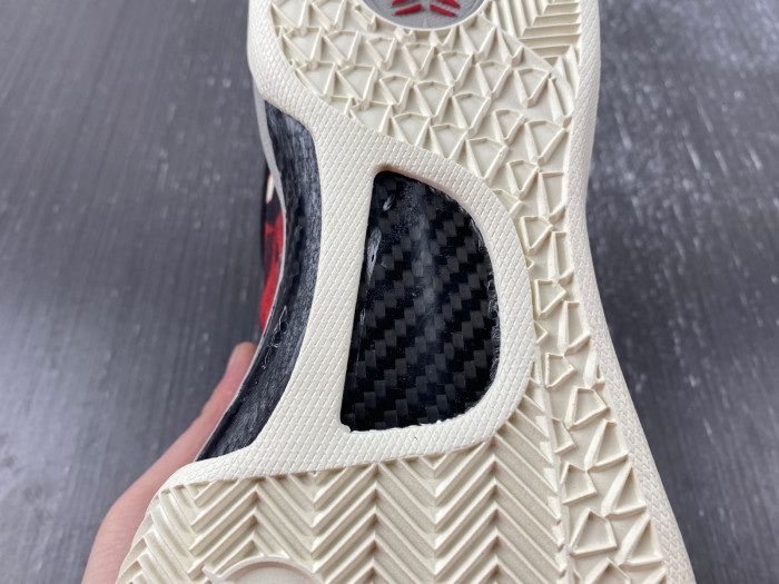 Kobe 8 System "Milk Snake"  555035-601