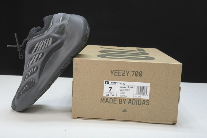 ADIDAS YEEZY 700 V3 “ALVAH”H67799