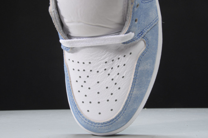 Air Jordan 1 Retro High OG Hyper Royal 555088-402