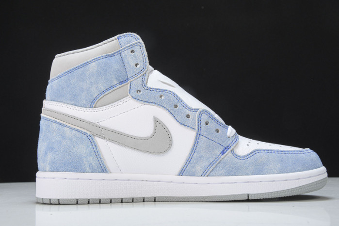 Air Jordan 1 Retro High OG Hyper Royal 555088-402