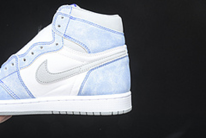 Air Jordan 1 Retro High OG Hyper Royal 555088-402