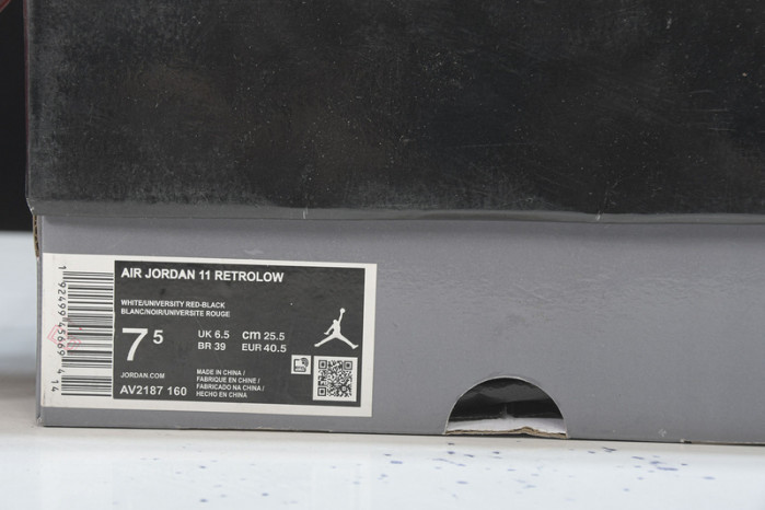 Air Jordan 11 Retro Low Concord Bred  AV2187-160