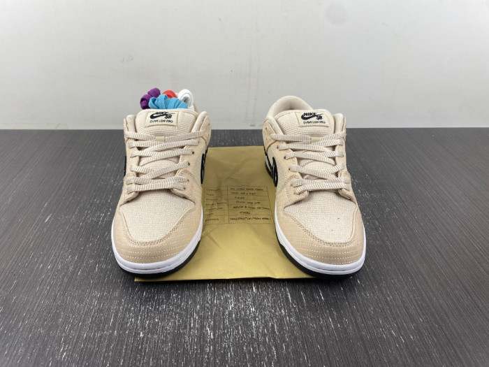 Albino & Preto x Nike Dunk SB Low FD2627-200