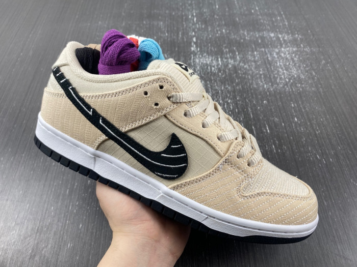 Albino & Preto x Nike Dunk SB Low FD2627-200