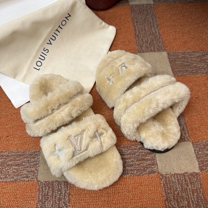LV SLIPPERS