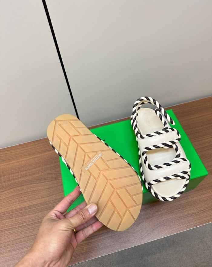 B0TTEGA VENETA SLIDES