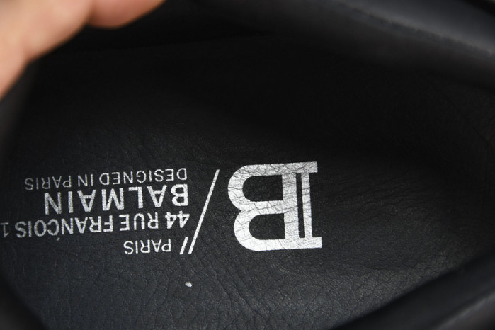 Balmain Sneakers FOR04