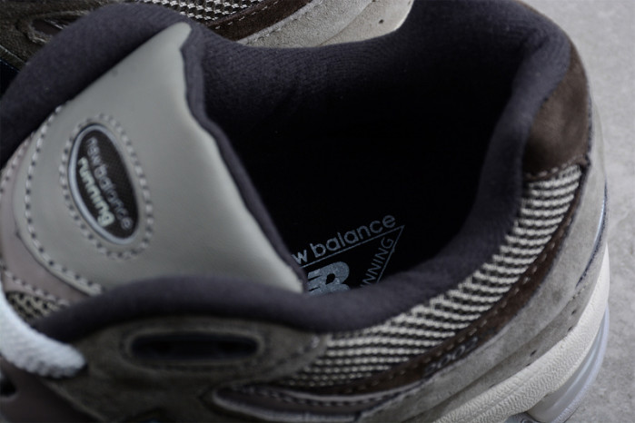 New* Balance WL2002 M2002RAW