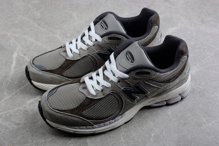 New* Balance WL2002 M2002RAW