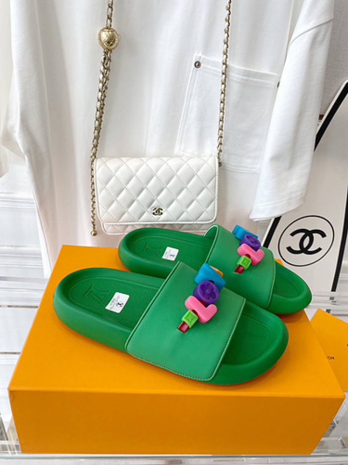 LV SLIPPERS