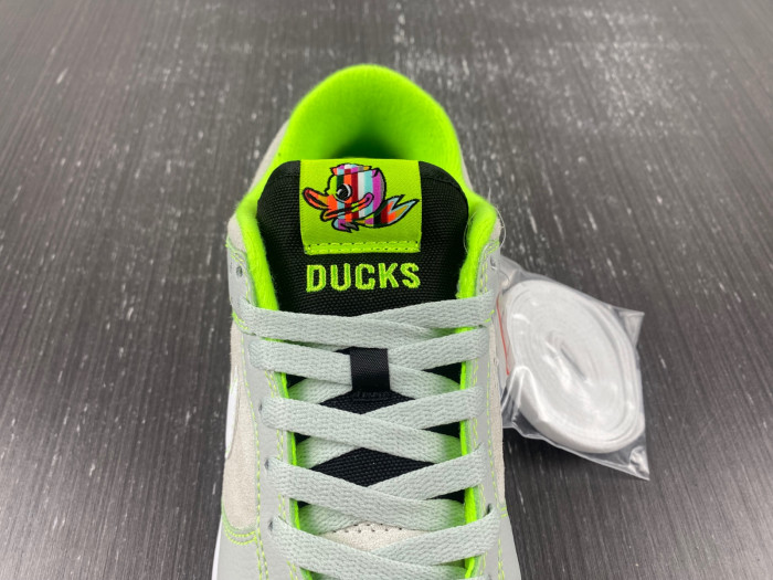 Dunk Low Oregon PE “Ducks of a Feather”   FQ7260-001