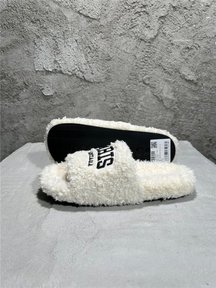 BLCG SLIPPERS