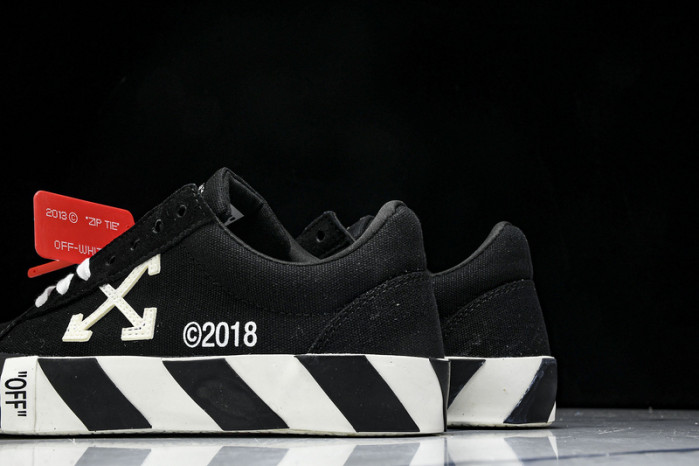 OF X  c/o Virgil Abloh Vulc Low Top 070902