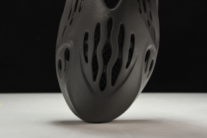 Adidas Yeezy Foam Runner “Onyx” HP8739