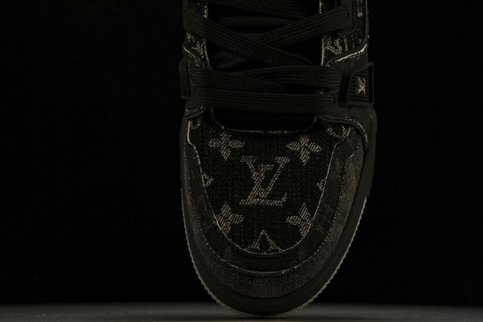 LV SNEAKER LOW 020401