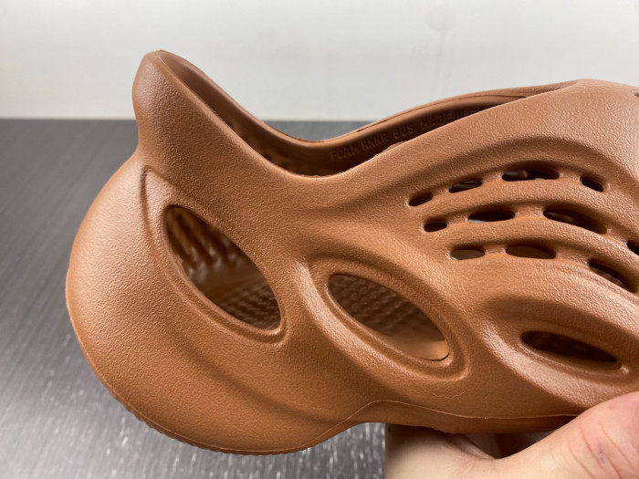 Yeezy Foam Runner  HP5335