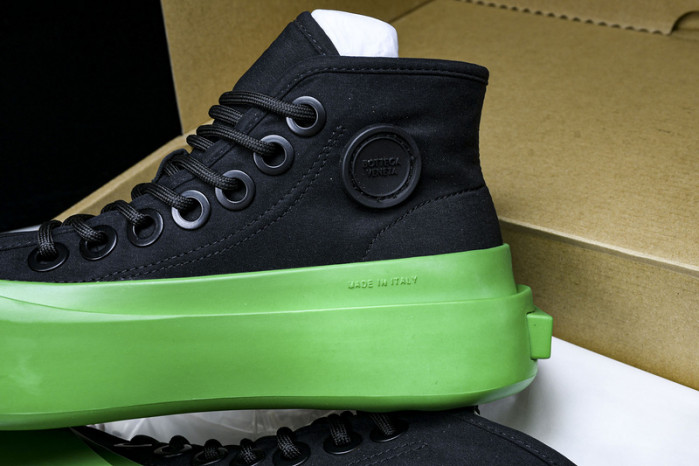 BOTTEGA VENETA JUMBO SNEAKER