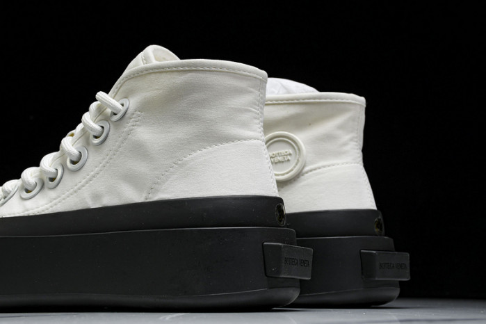BOTTEGA VENETA JUMBO SNEAKER