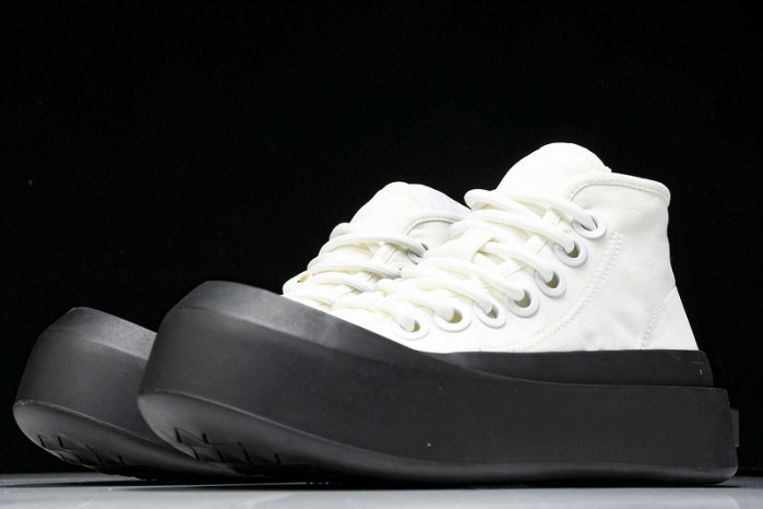 BOTTEGA VENETA JUMBO SNEAKER