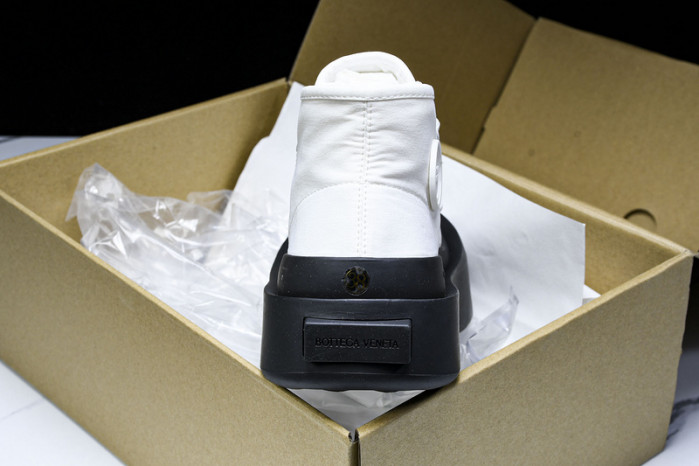 BOTTEGA VENETA JUMBO SNEAKER