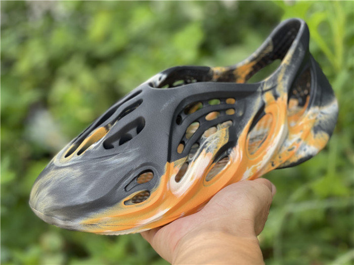 Adidas Yeezy Foam RNNR MXT Moon