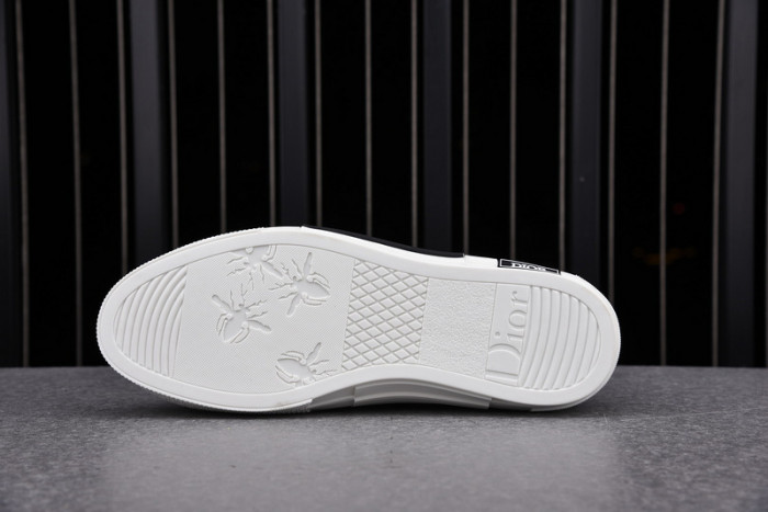 D10R B23 Sneakers Low Top